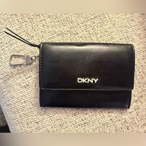 DKNY Gansevoort Compact Black Leather Wallet 7.5x4